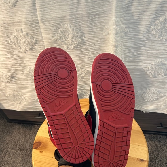 Jordan 1 Mid Banned (2020) - Picture 5 of 9